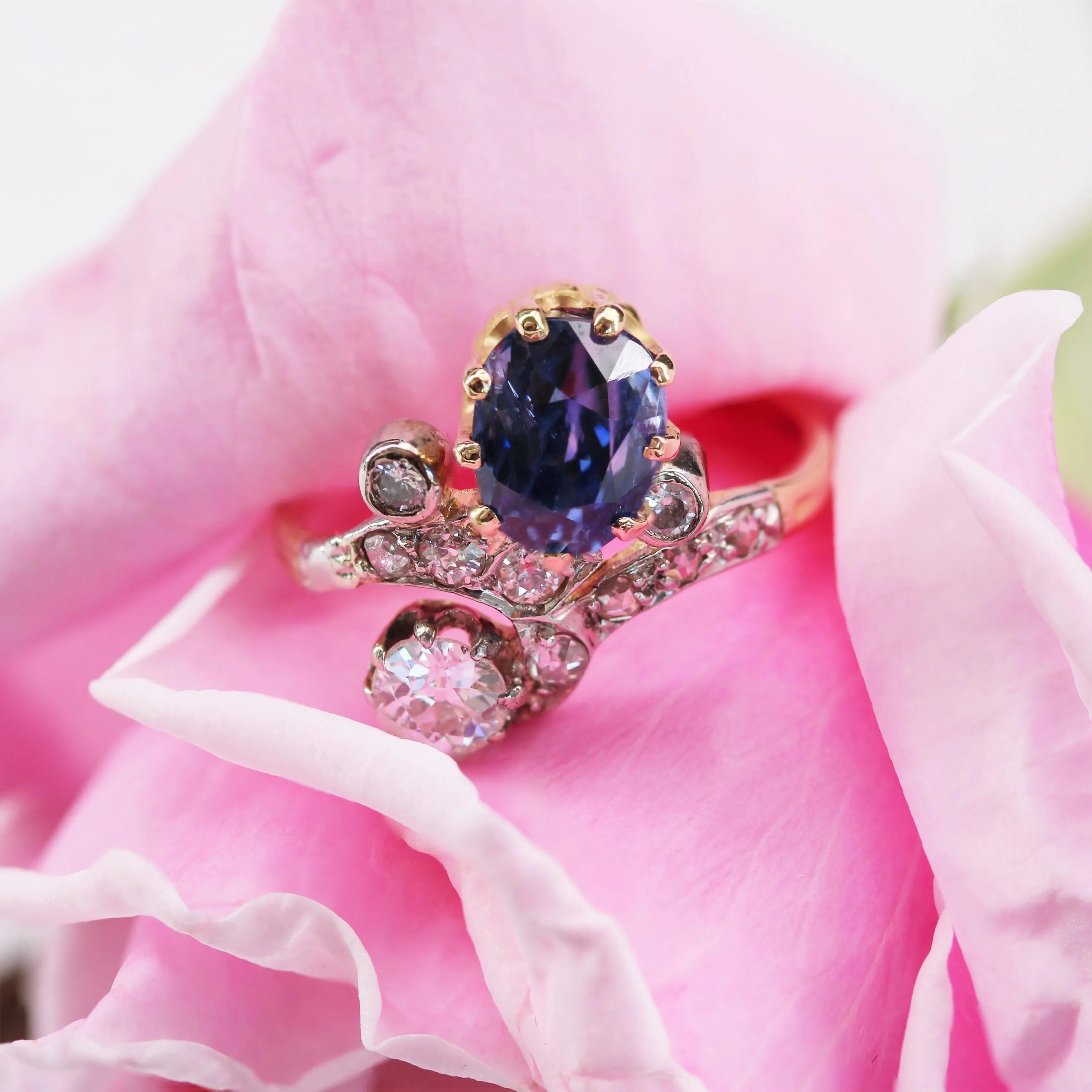 19th Century Sapphire Diamonds 18 Karat Yellow Gold Platinum Duchess Ring