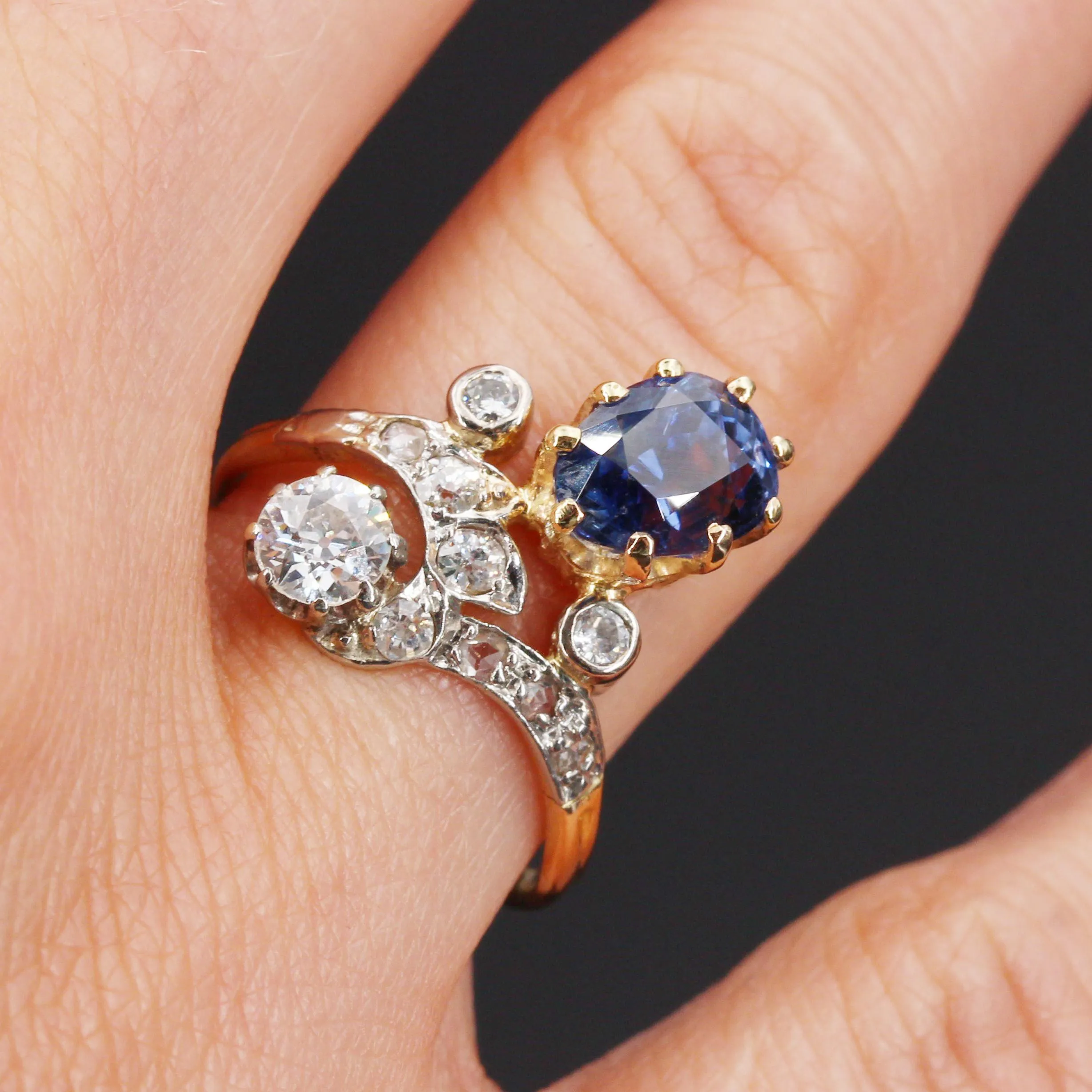 19th Century Sapphire Diamonds 18 Karat Yellow Gold Platinum Duchess Ring