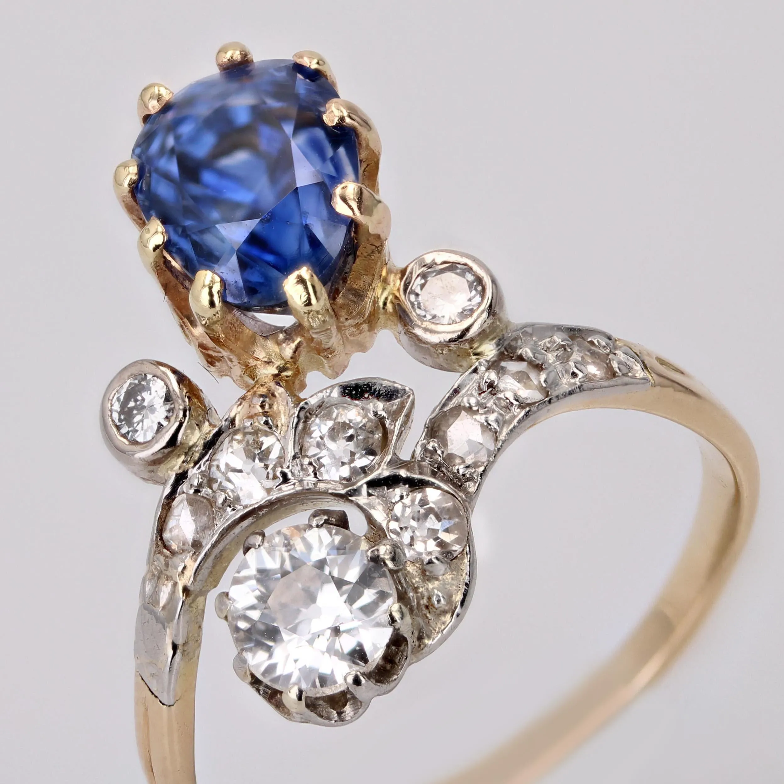 19th Century Sapphire Diamonds 18 Karat Yellow Gold Platinum Duchess Ring