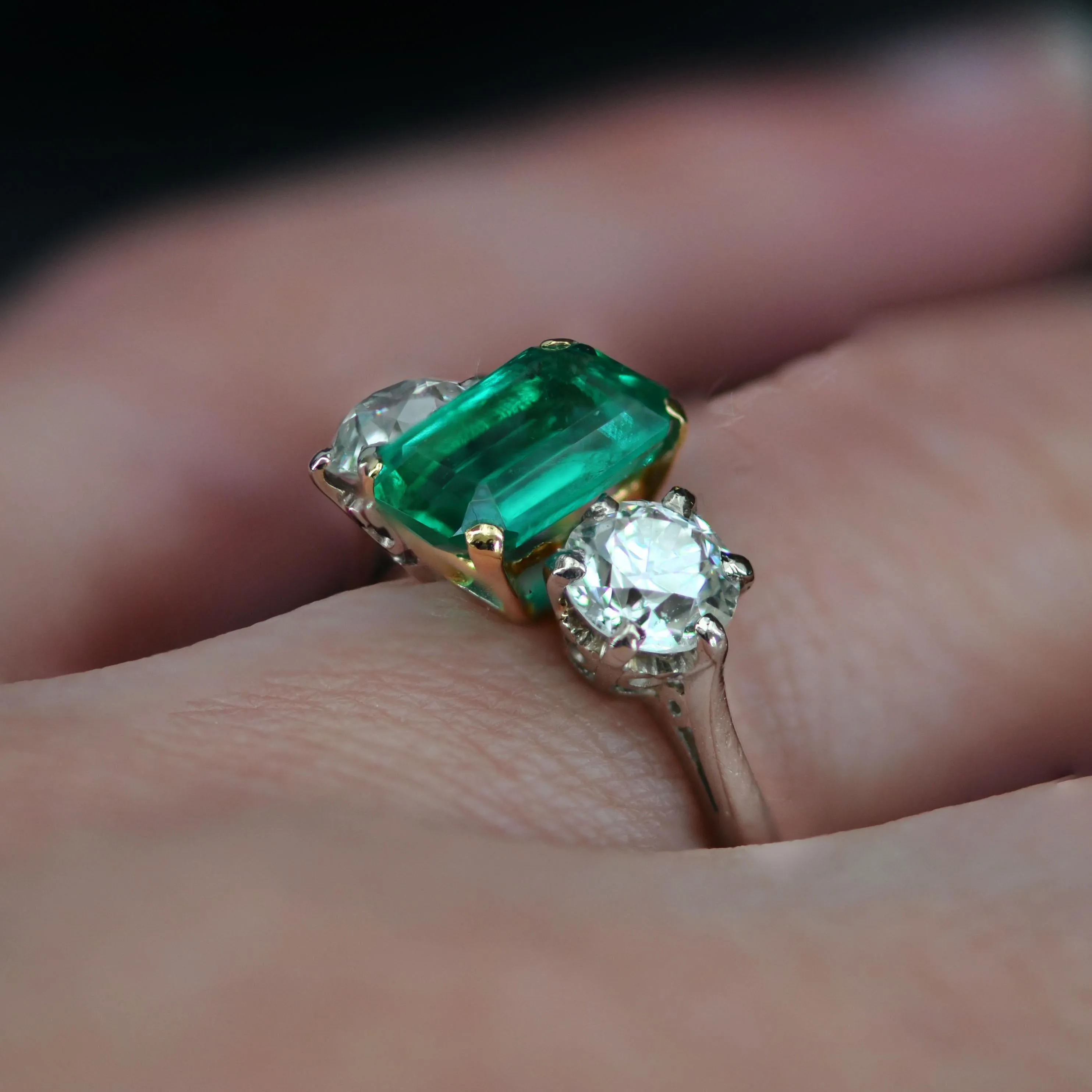 20th Century Colombian Emerald Diamond 18 Karat White Yellow Gold Ring