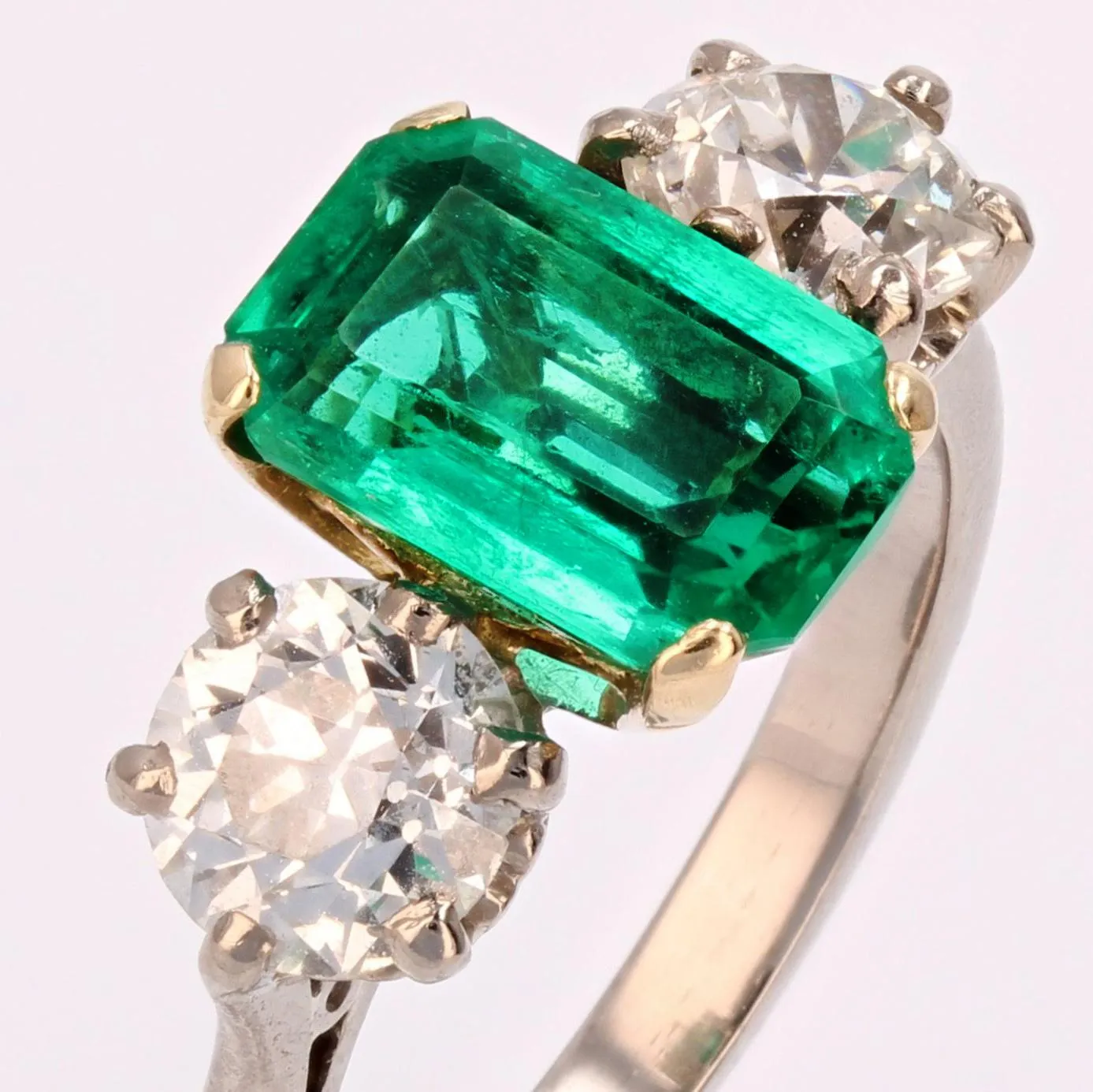 20th Century Colombian Emerald Diamond 18 Karat White Yellow Gold Ring