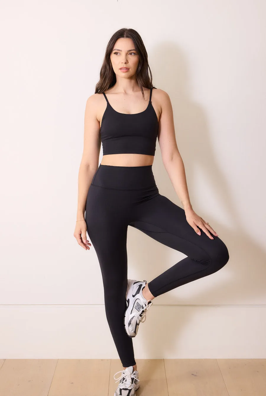 24/7 Revitalise Sports Bra - Midnight Black